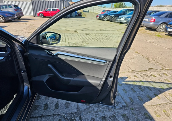 Skoda Octavia cena 134999 przebieg: 7170, rok produkcji 2023 z Brwinów małe 301